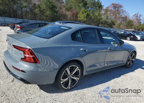 2024 Volvo S60 B5 Core Dark Theme из США, поврежденный, VIN 7JRL12FK8RG298396